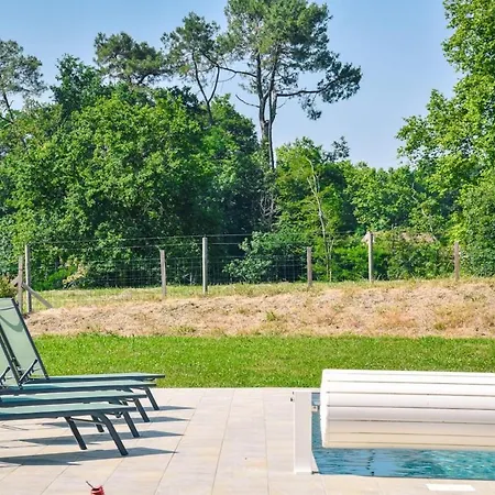 Maison Familiale Au Avec Piscine Et Petanque * Biaudos